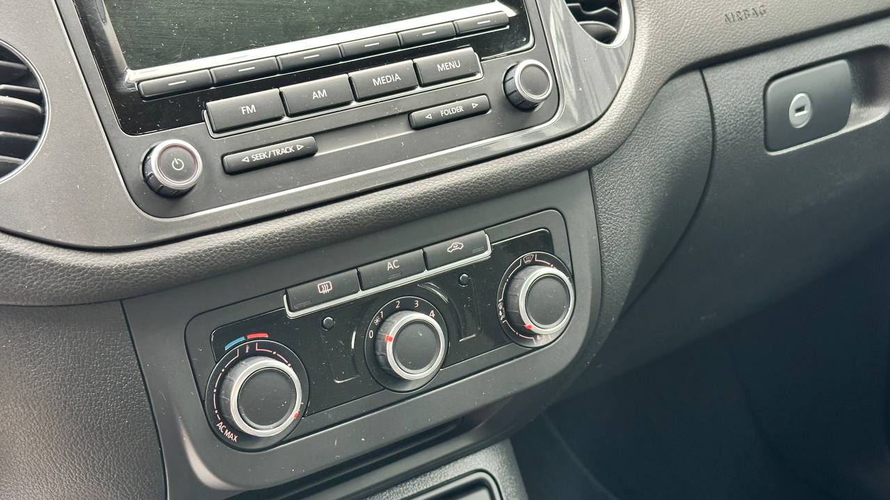 VOLKSWAGEN TIGUAN S 2012