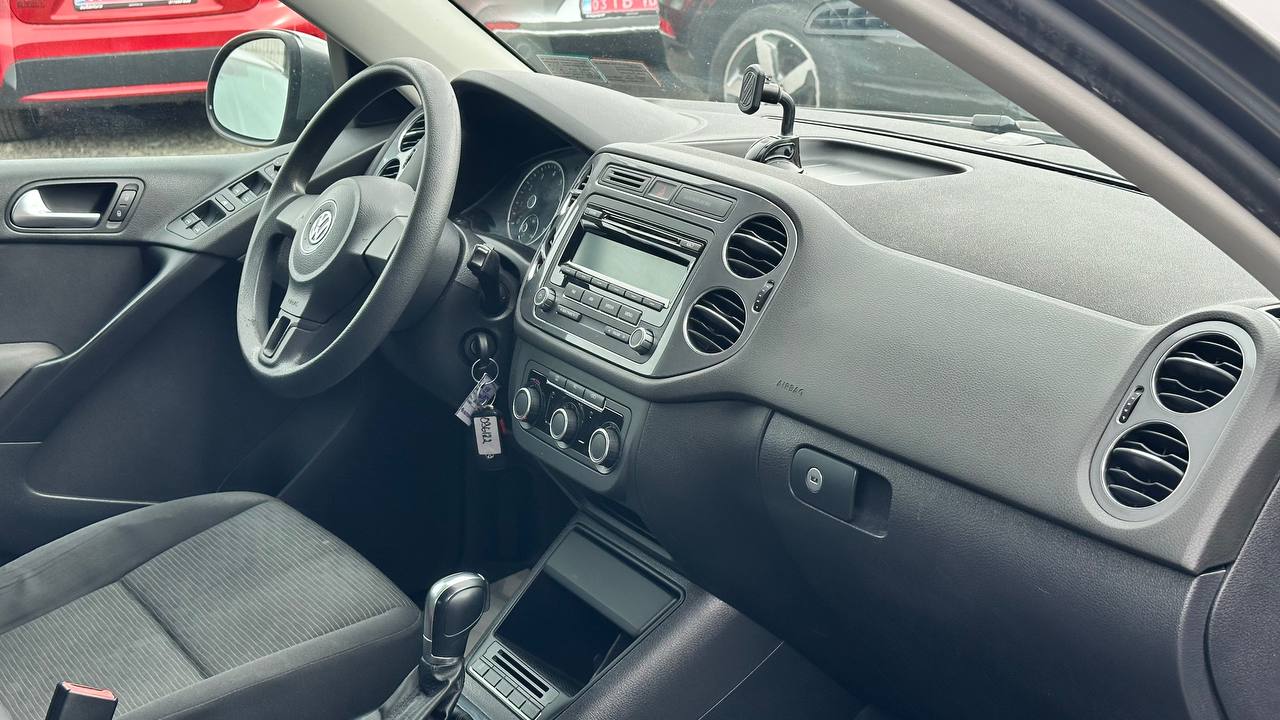 VOLKSWAGEN TIGUAN S 2012