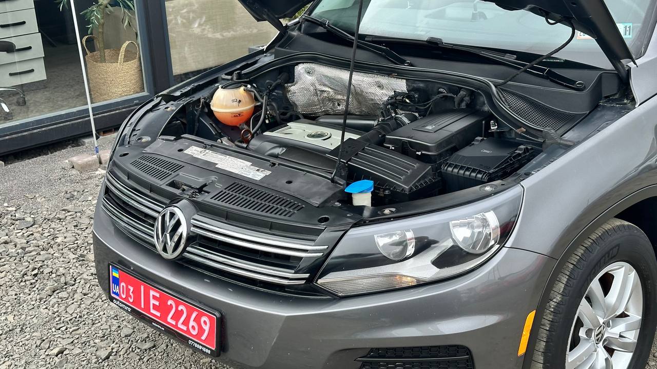 VOLKSWAGEN TIGUAN S 2012
