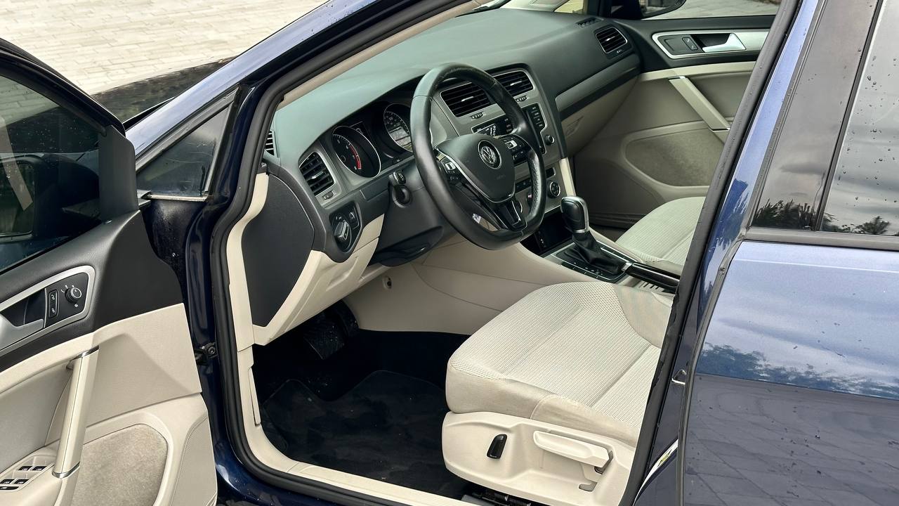 VOLKSWAGEN GOLF S/SE 2015