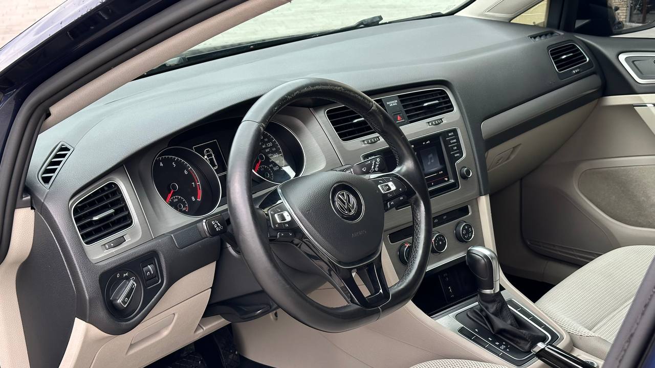 VOLKSWAGEN GOLF S/SE 2015