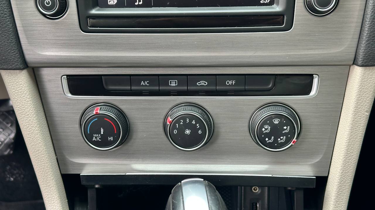 VOLKSWAGEN GOLF S/SE 2015
