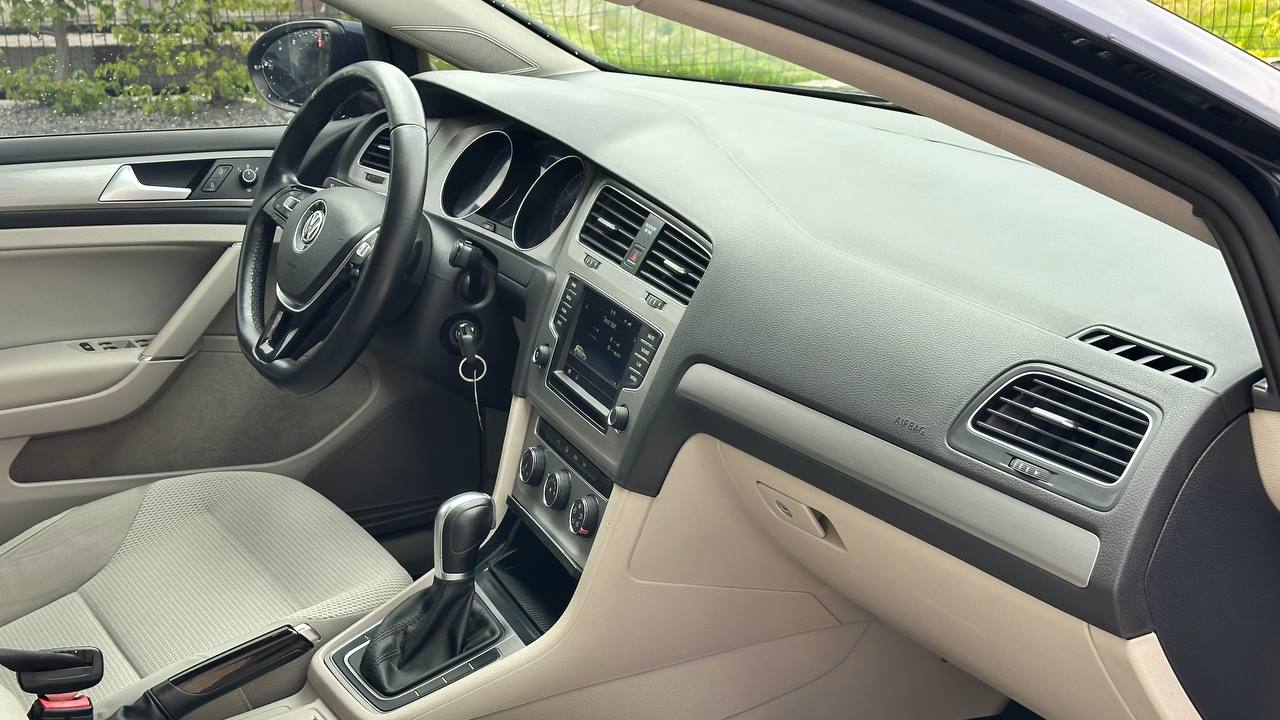 VOLKSWAGEN GOLF S/SE 2015