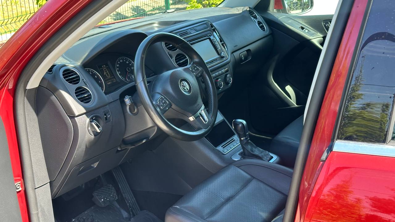 VOLKSWAGEN TIGUAN S 2013