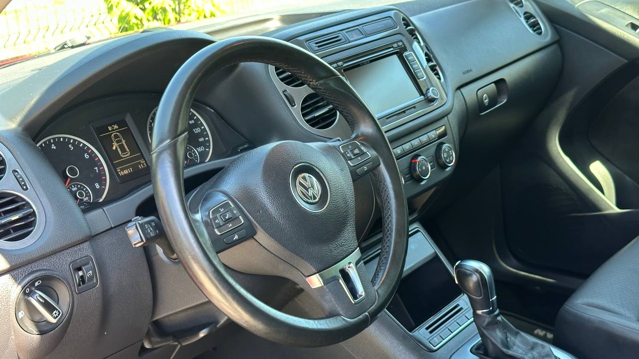 VOLKSWAGEN TIGUAN S 2013