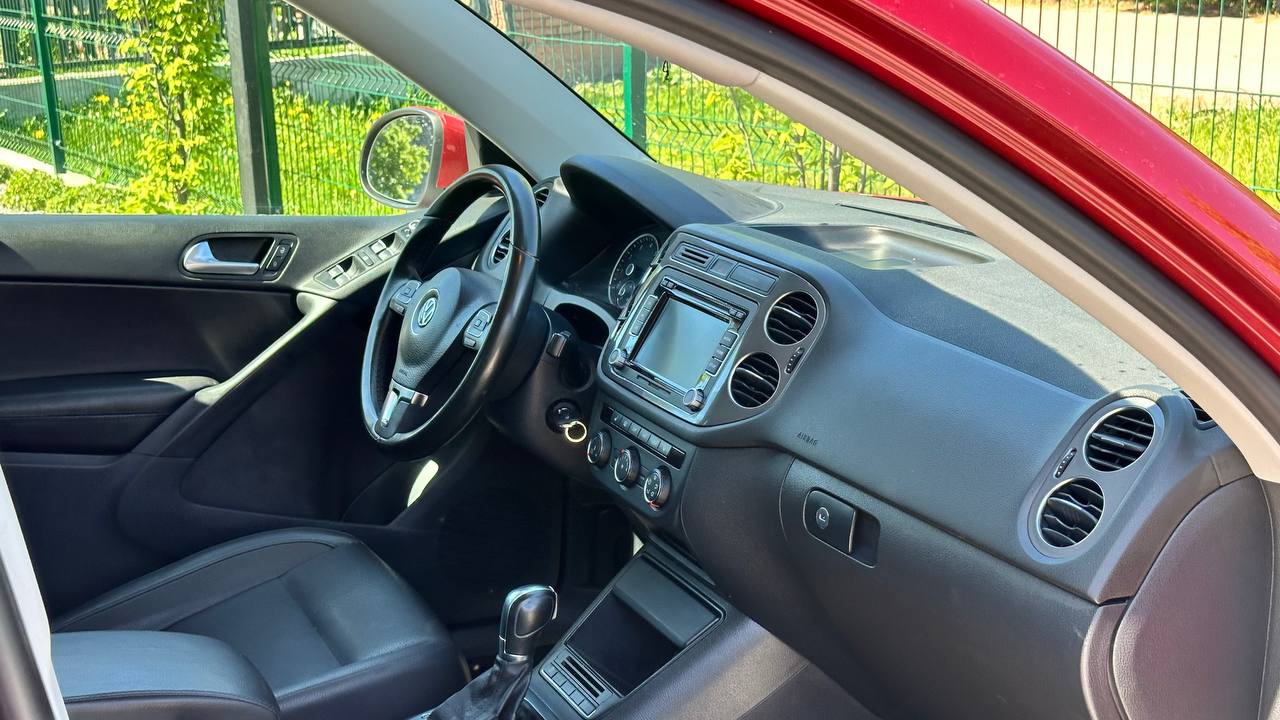 VOLKSWAGEN TIGUAN S 2013