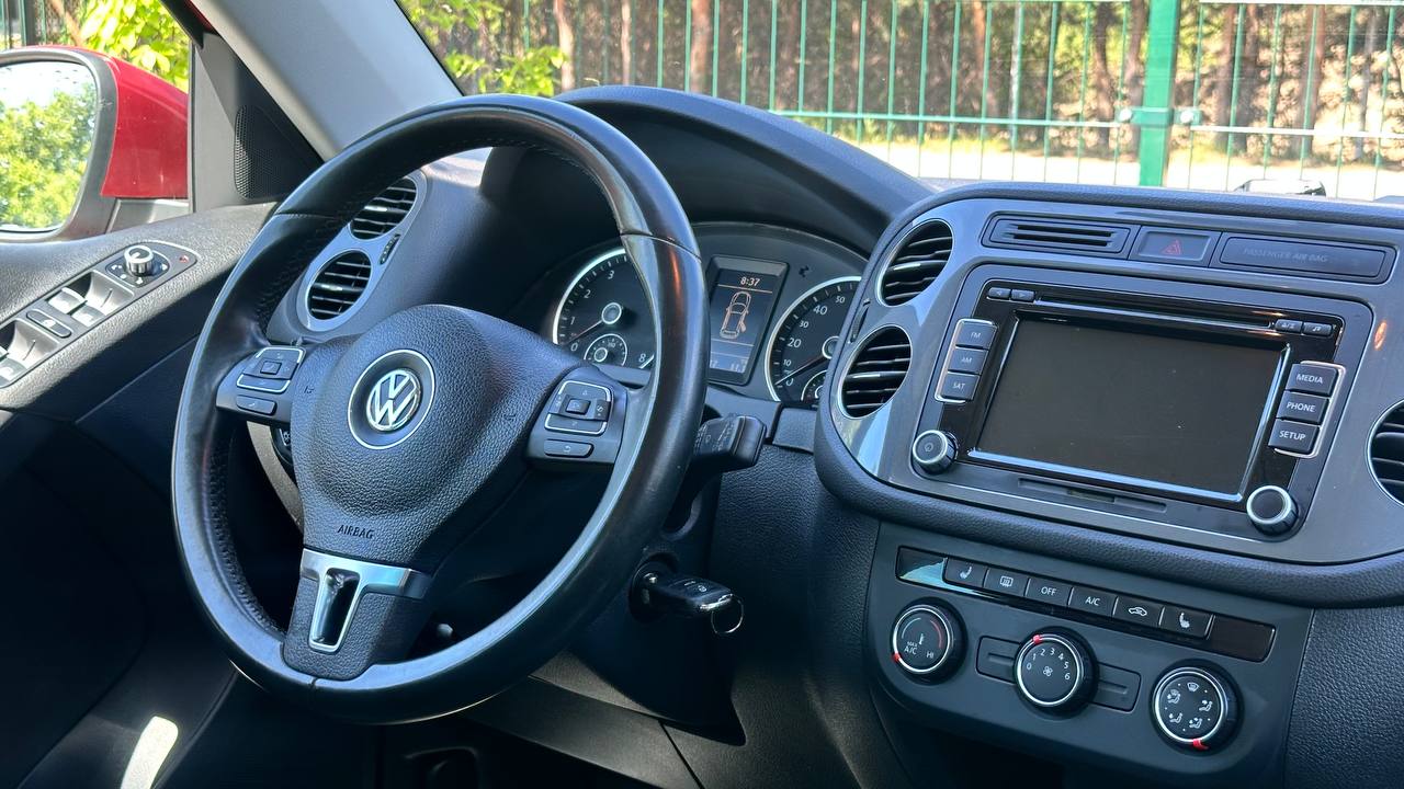 VOLKSWAGEN TIGUAN S 2013