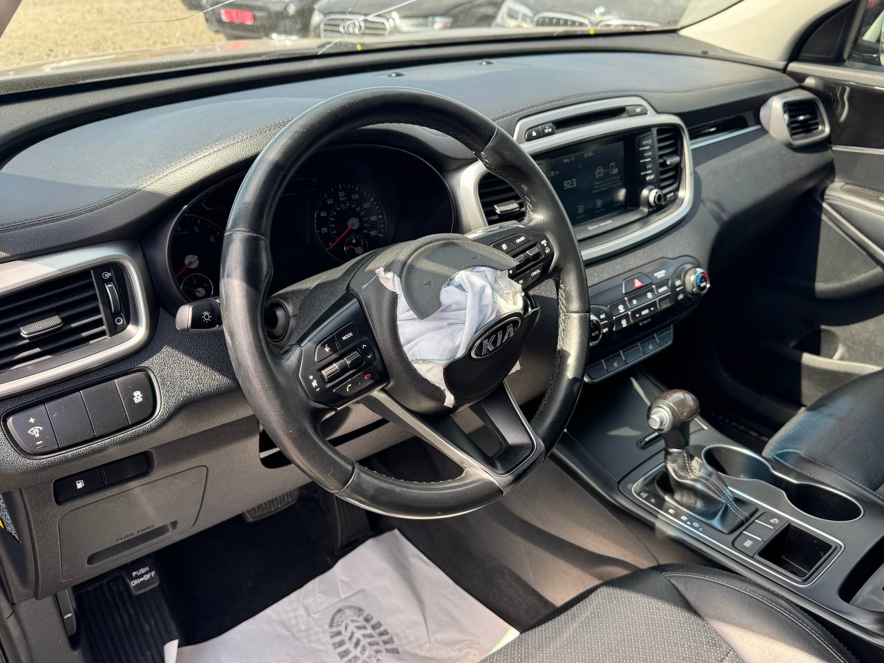 KIA SORENTO LX 2017