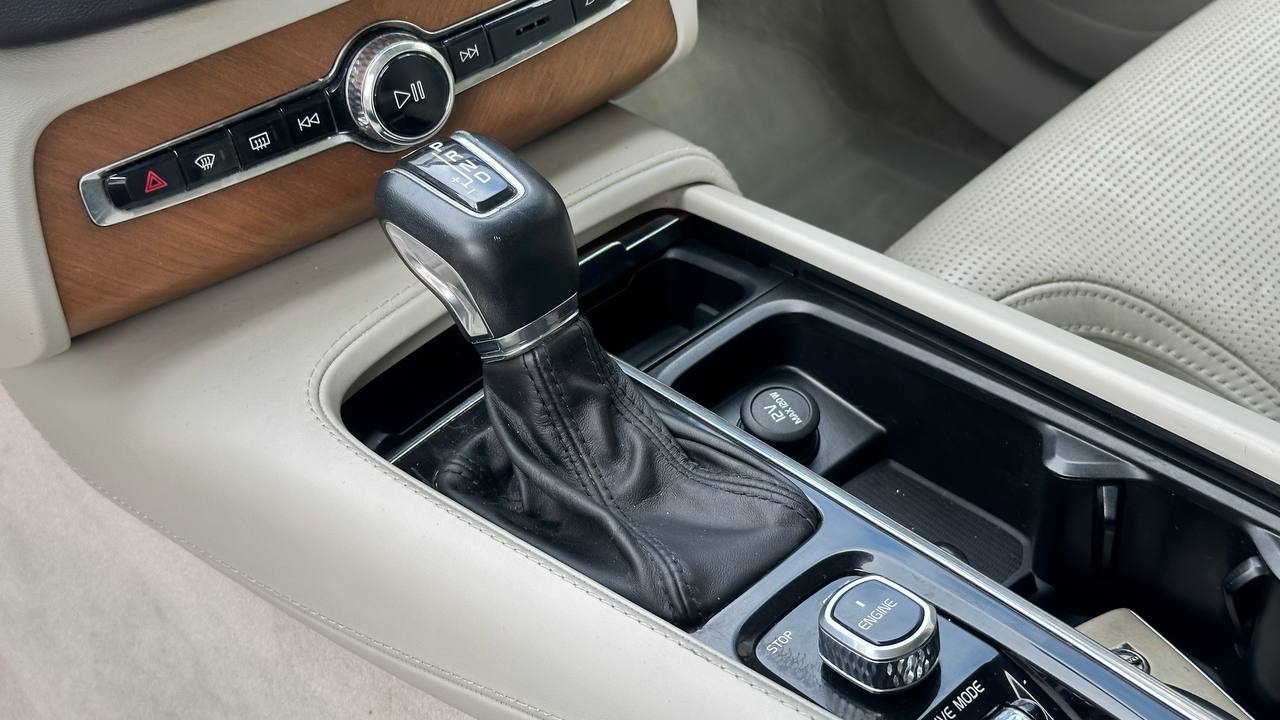 VOLVO XC90 T6 2016