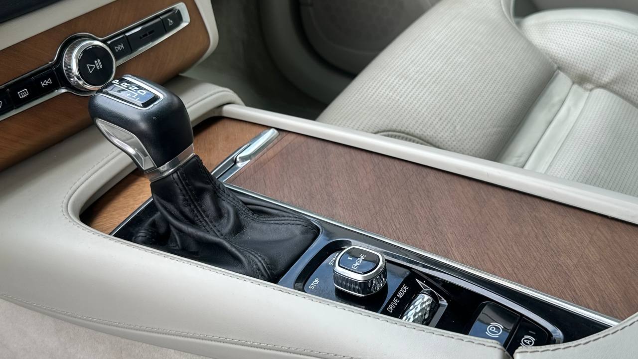VOLVO XC90 T6 2016