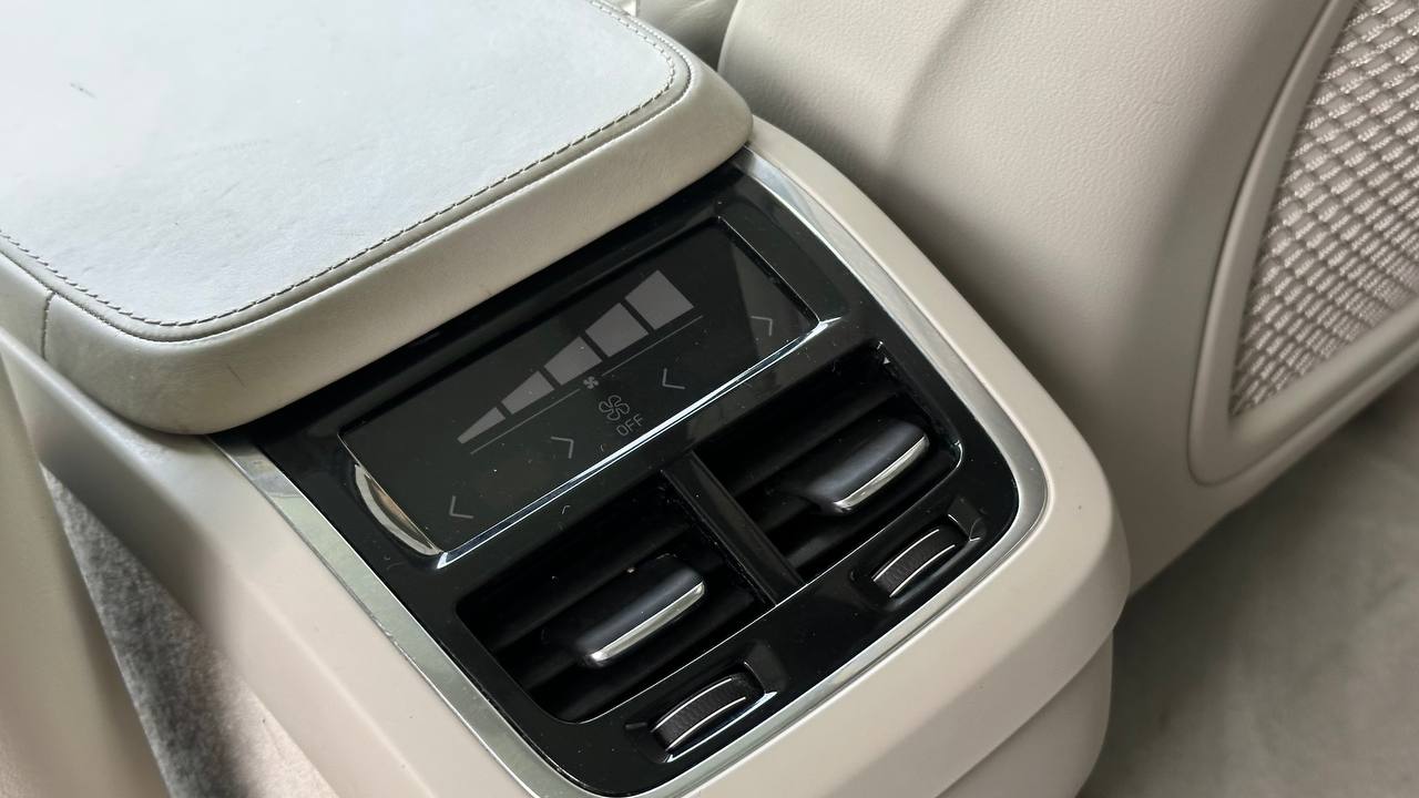 VOLVO XC90 T6 2016