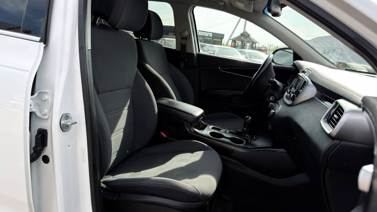 KIA SORENTO LX 2016