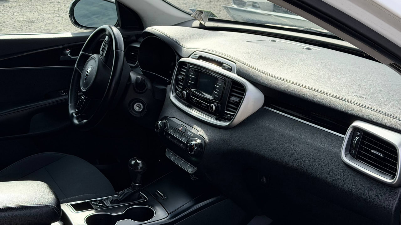 KIA SORENTO LX 2016