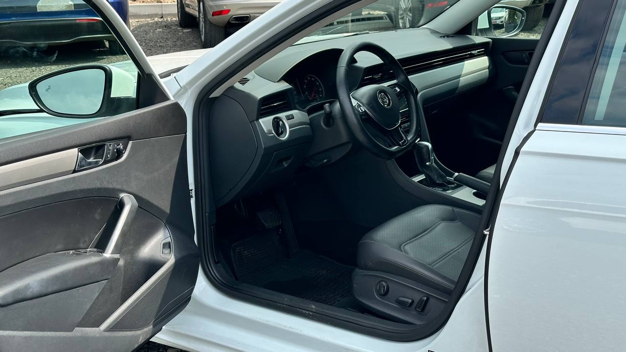 VOLKSWAGEN PASSAT SE 2020