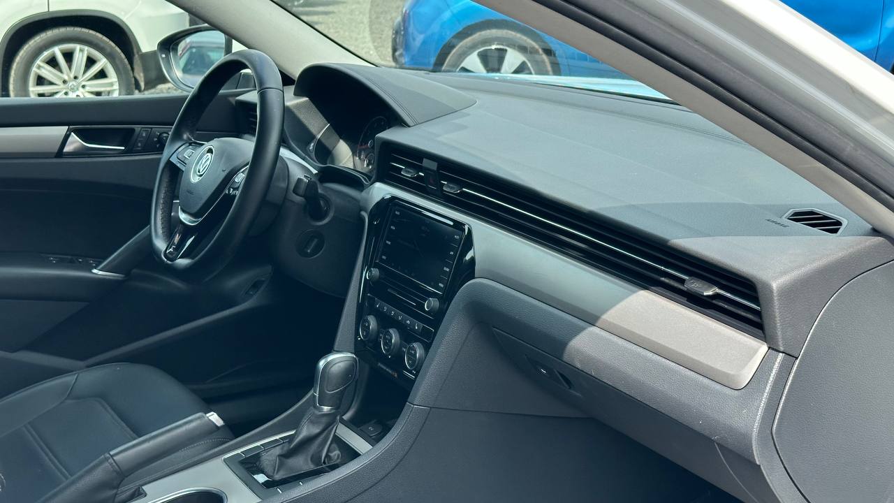 VOLKSWAGEN PASSAT SE 2020