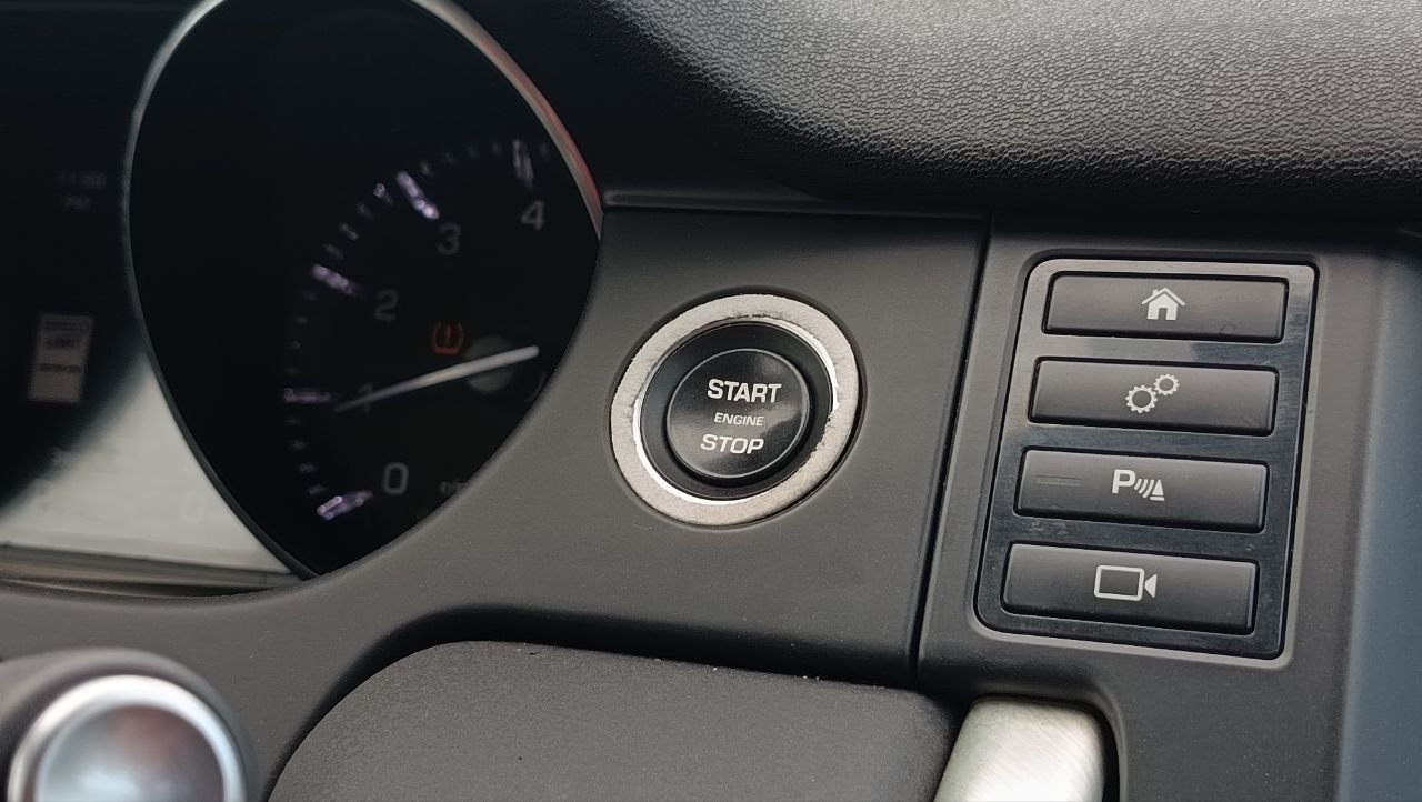LAND ROVER DISCOVERY SPORT HSE 2015