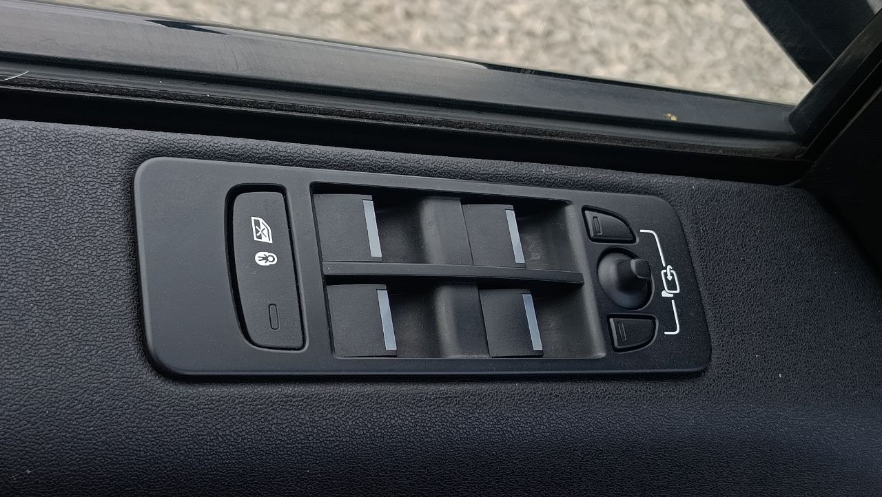 LAND ROVER DISCOVERY SPORT HSE 2015