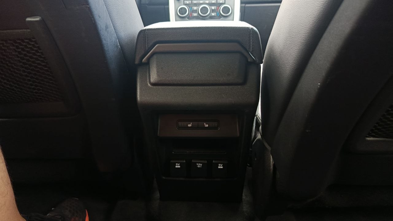 LAND ROVER DISCOVERY SPORT HSE 2015