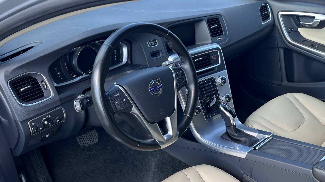 VOLVO V60 CROSS COUNTRY PREMIER 2016