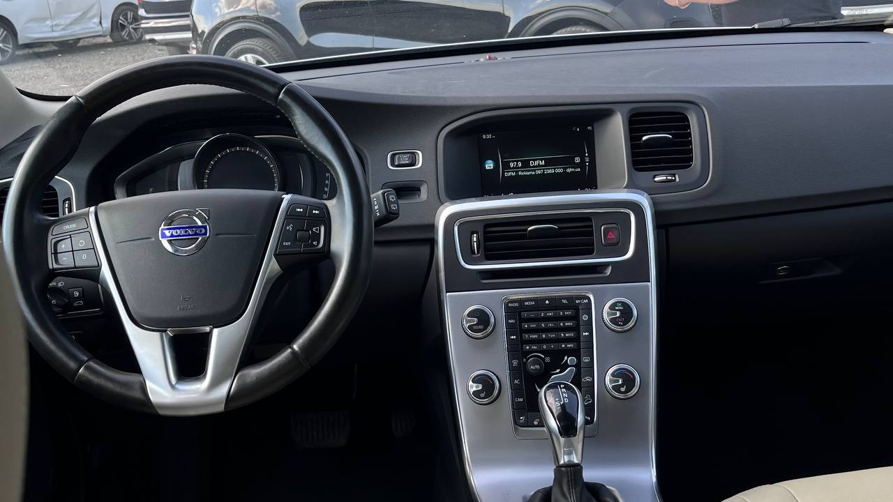 VOLVO V60 CROSS COUNTRY PREMIER 2016