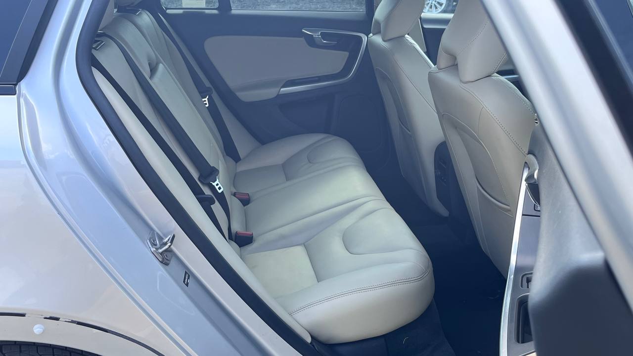 VOLVO V60 CROSS COUNTRY PREMIER 2016