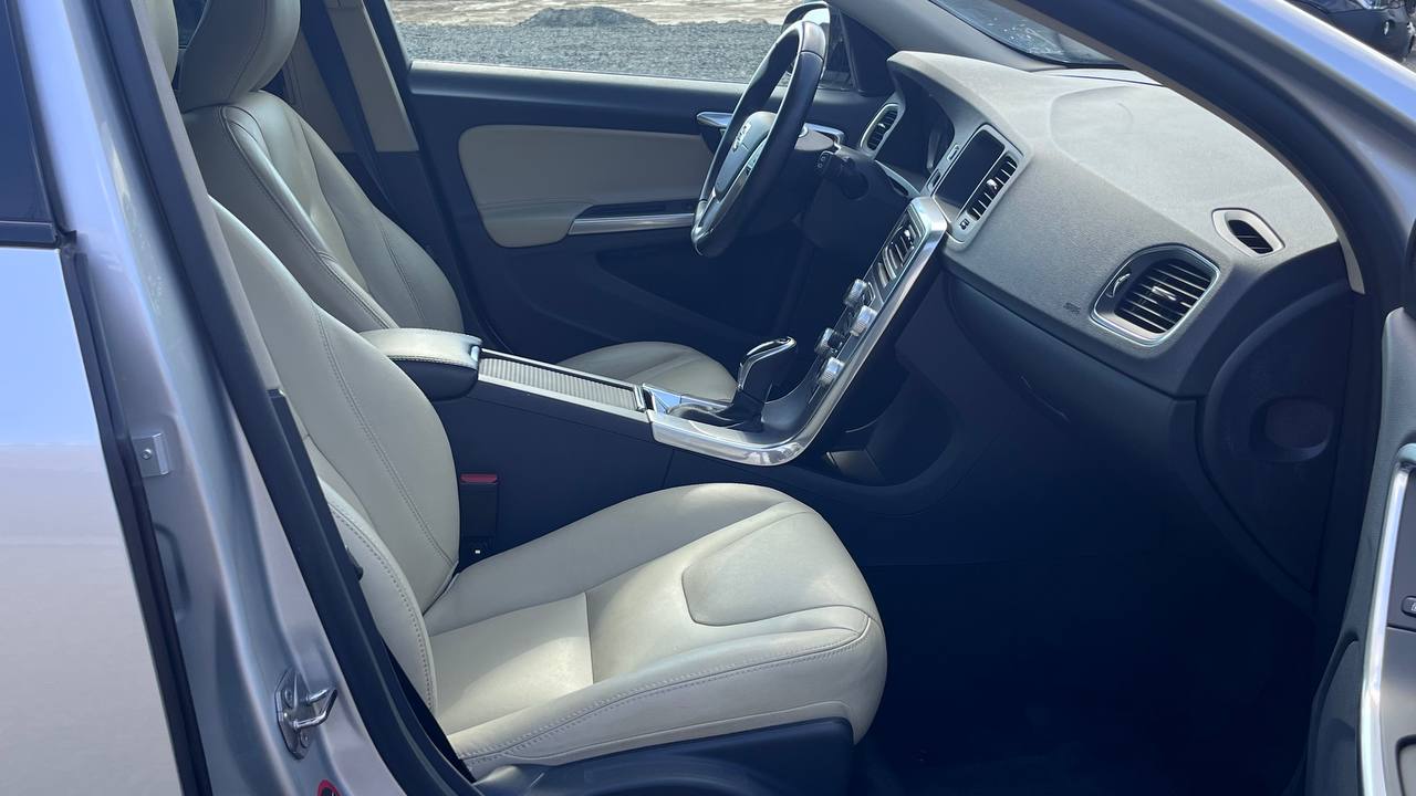VOLVO V60 CROSS COUNTRY PREMIER 2016