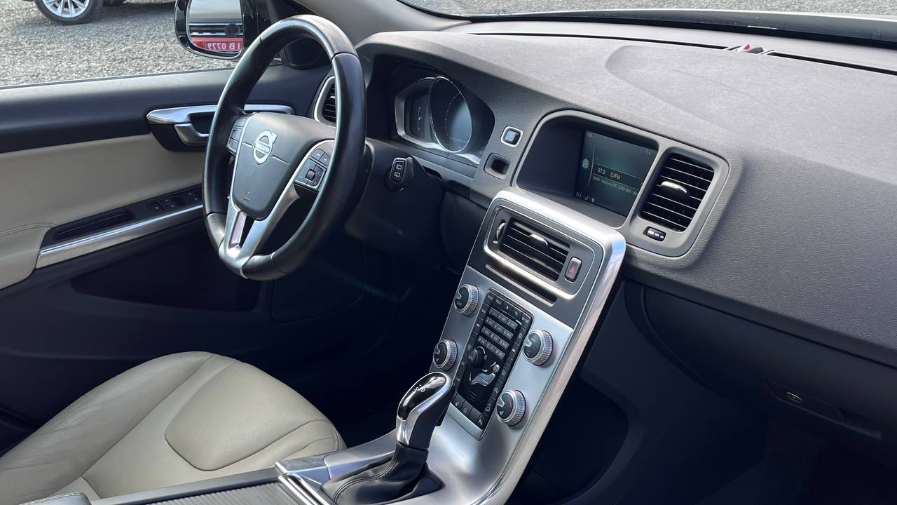 VOLVO V60 CROSS COUNTRY PREMIER 2016
