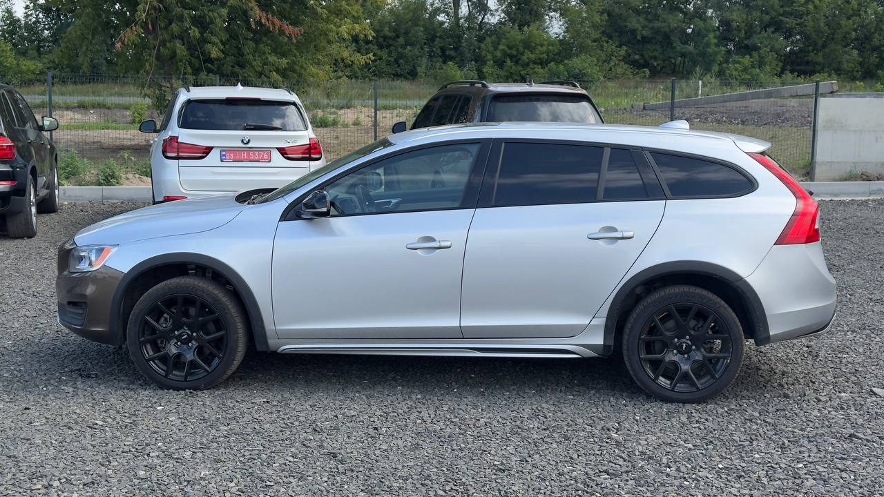 VOLVO V60 CROSS COUNTRY PREMIER 2016
