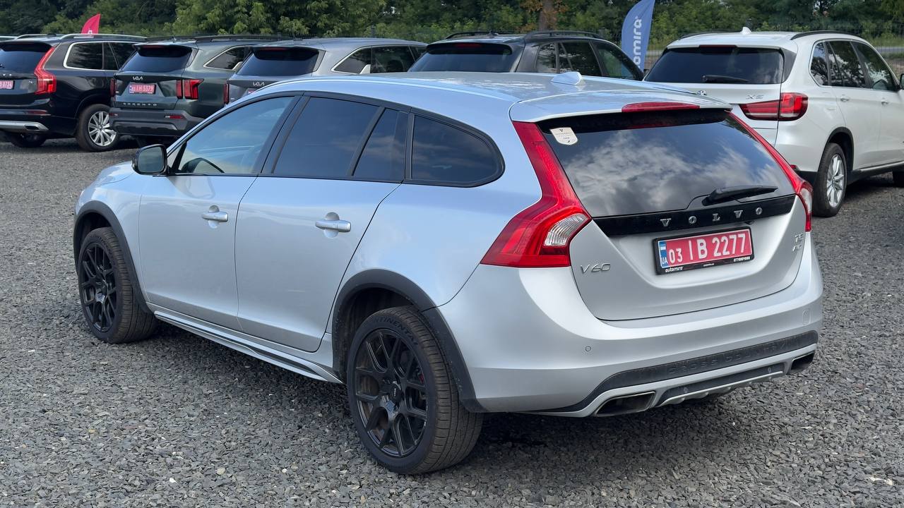 VOLVO V60 CROSS COUNTRY PREMIER 2016