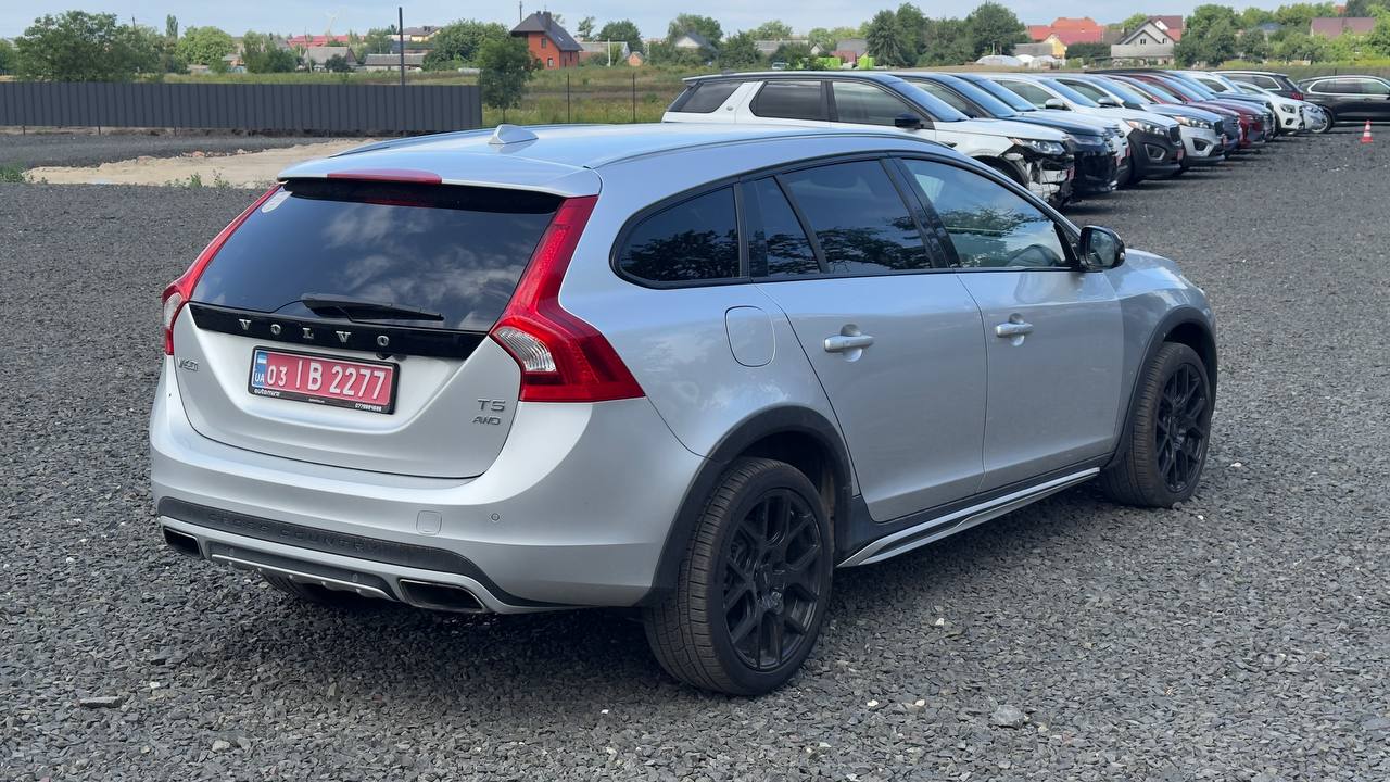 VOLVO V60 CROSS COUNTRY PREMIER 2016