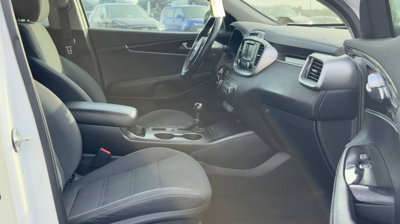 KIA SORENTO LX 2016