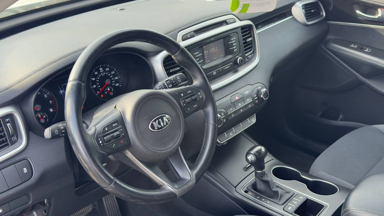 KIA SORENTO LX 2016