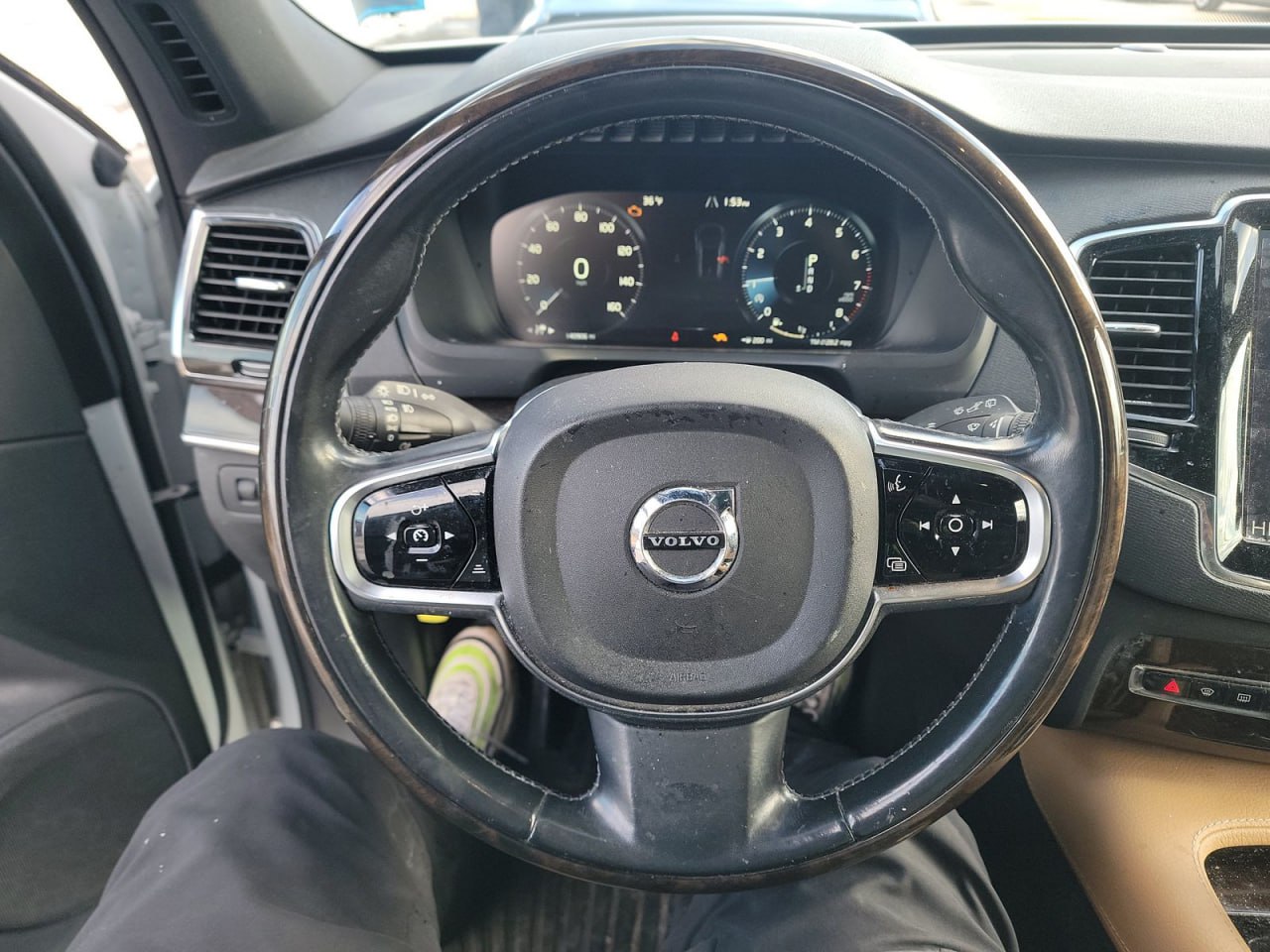 VOLVO XC90 T6 MOMENTUM 2016