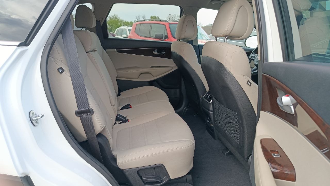 KIA SORENTO LX 2015