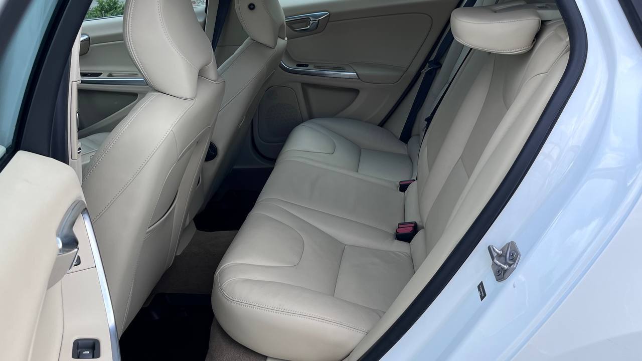 VOLVO V60 PREMIER 2013