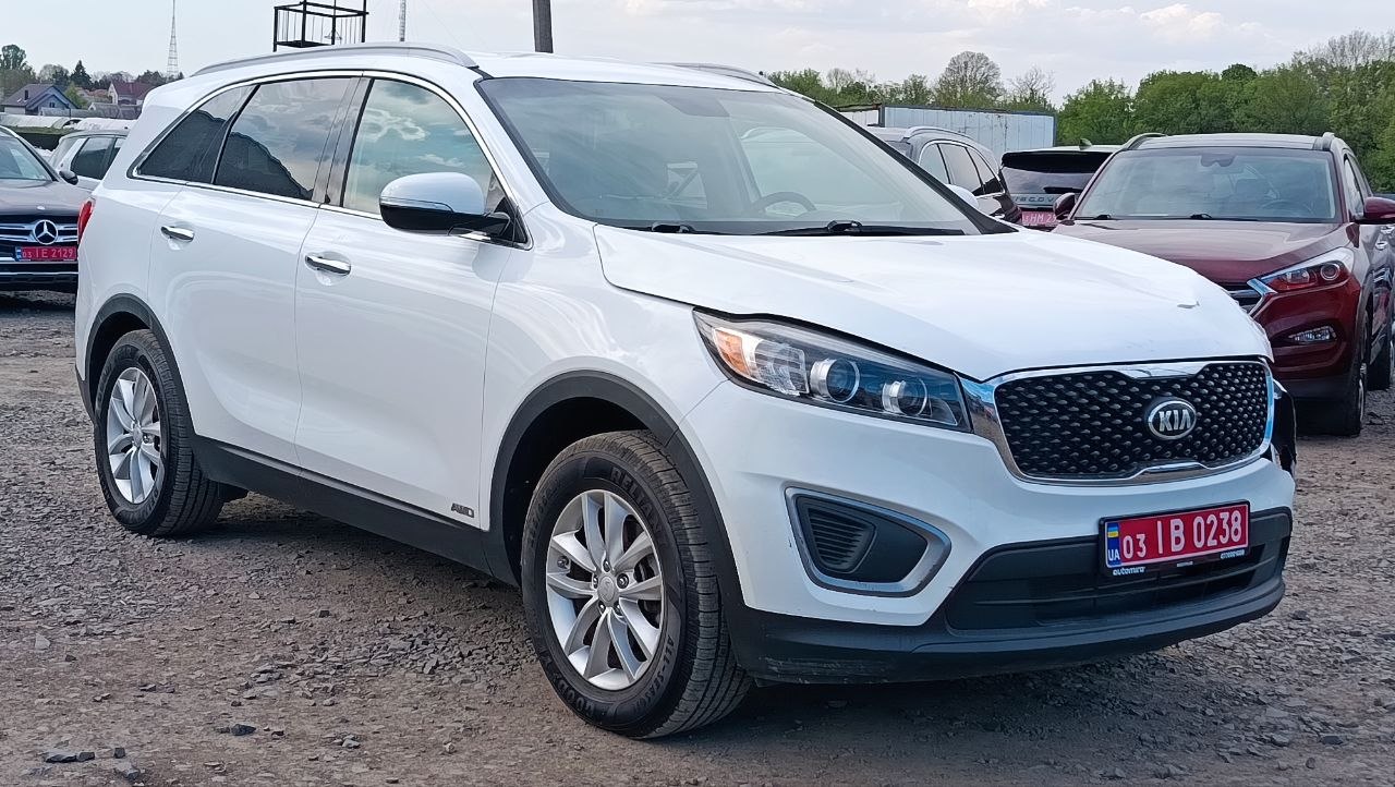 KIA SORENTO LX 2015