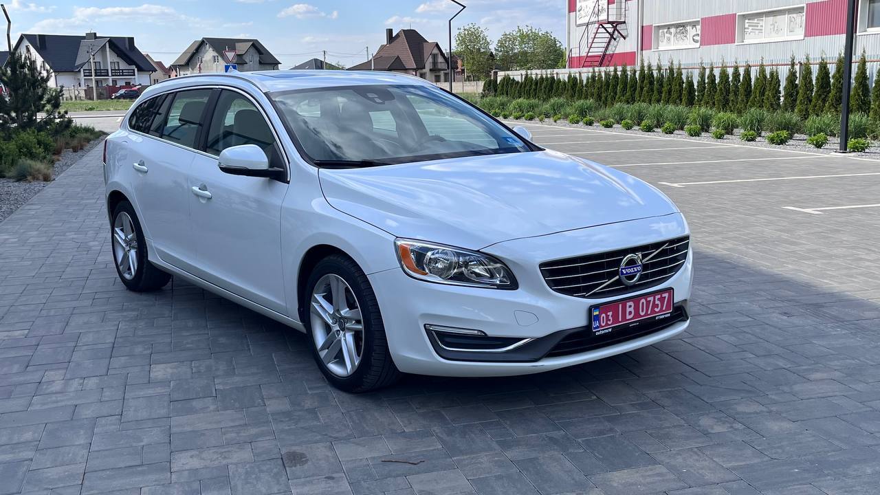 VOLVO V60 PREMIER 2013