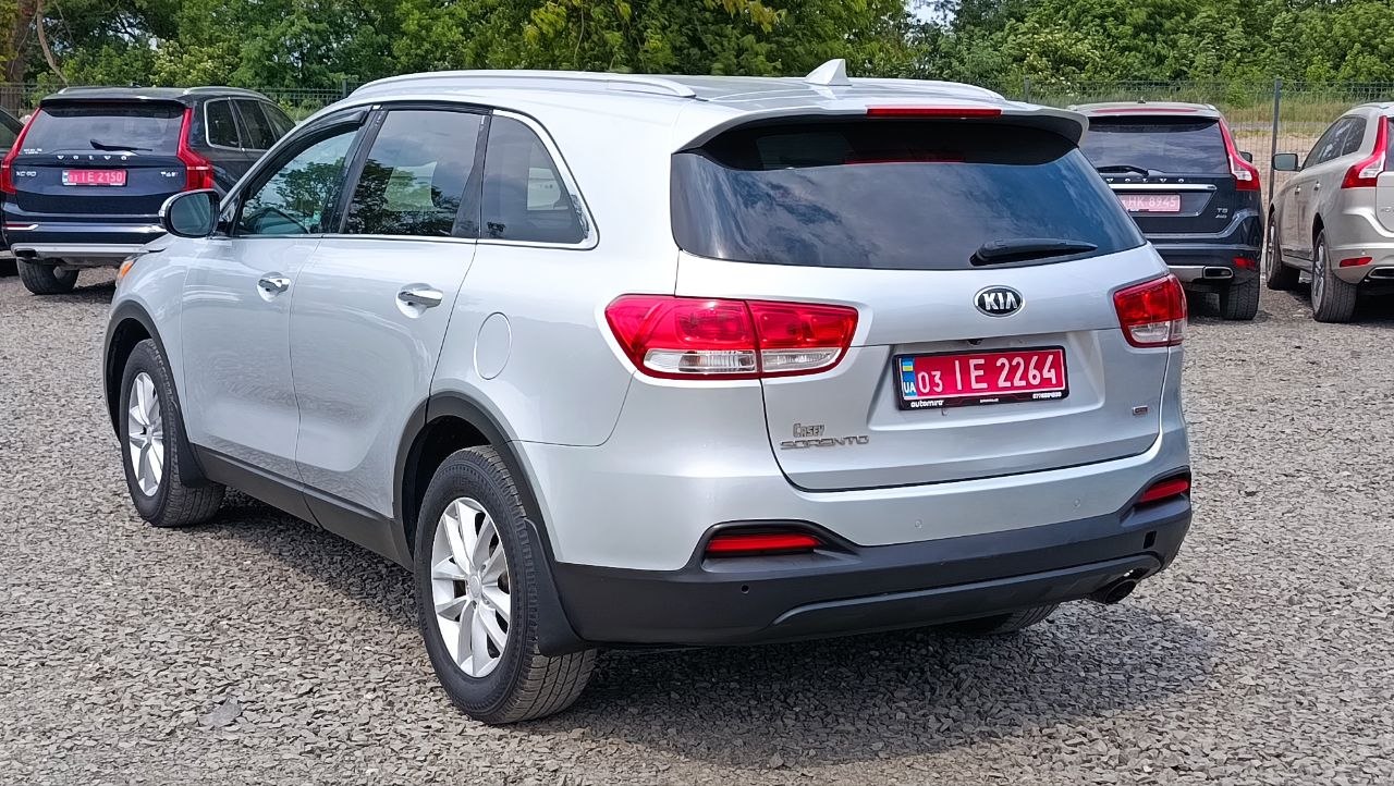 KIA SORENTO LX 2016
