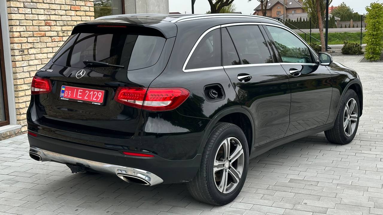 MERCEDES-BENZ GLC 300 2016
