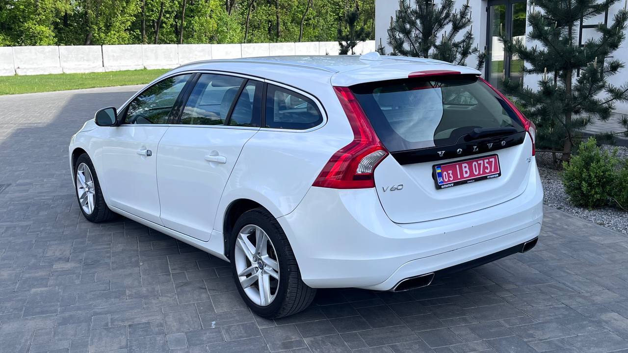VOLVO V60 PREMIER 2013