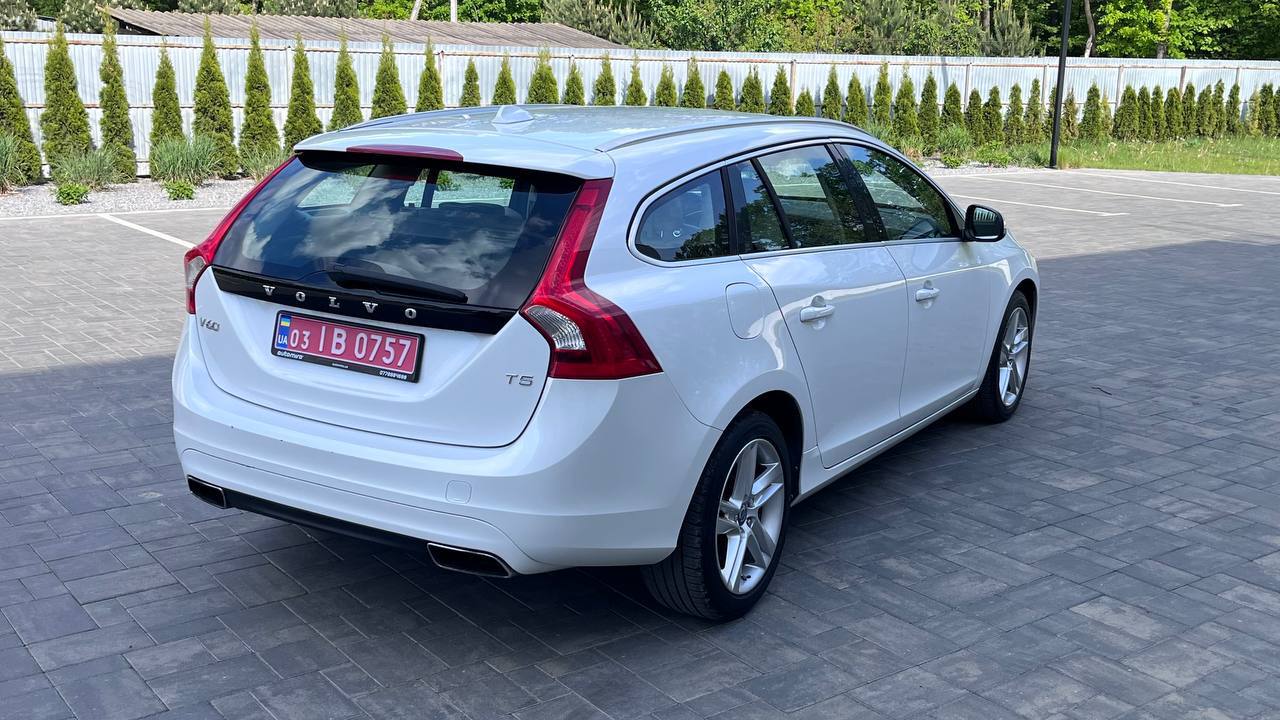 VOLVO V60 PREMIER 2013