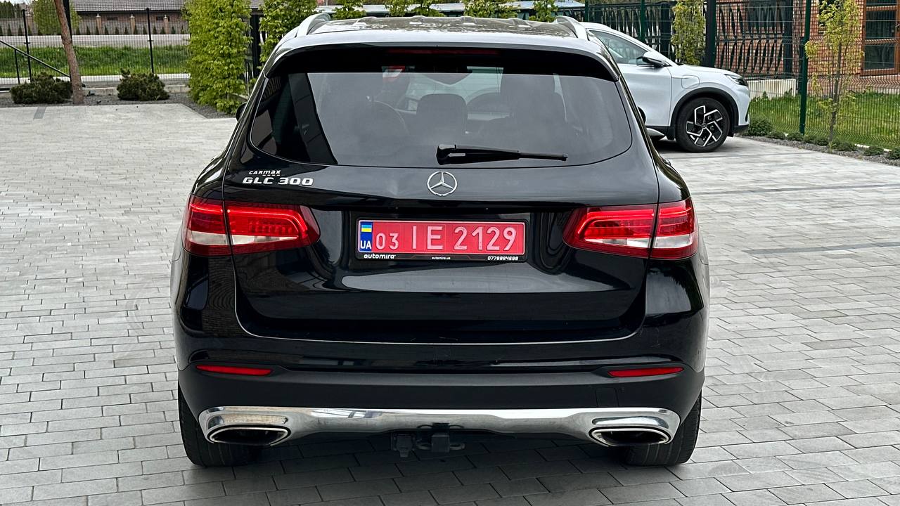 MERCEDES-BENZ GLC 300 2016