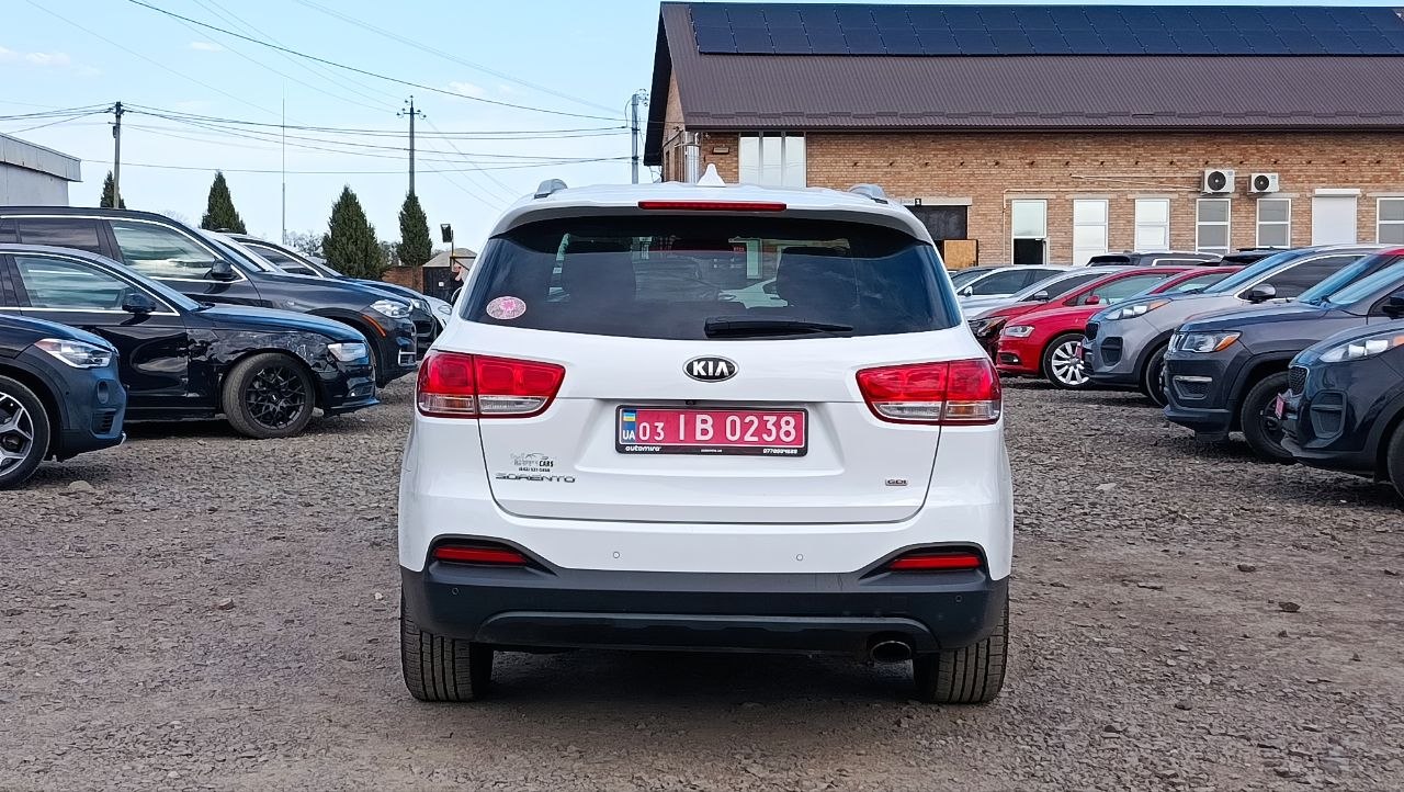 KIA SORENTO LX 2015