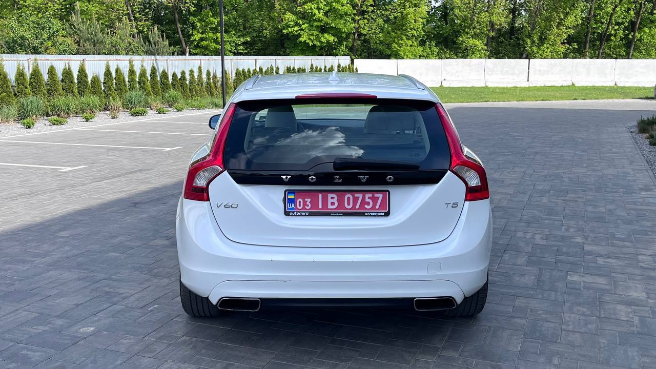 VOLVO V60 PREMIER 2013
