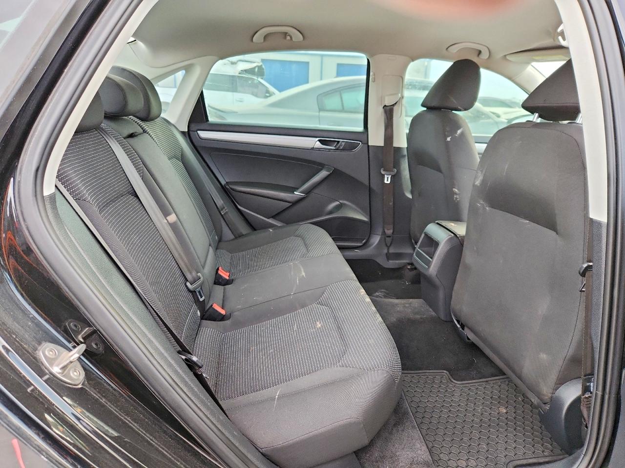 VOLKSWAGEN PASSAT S 2016