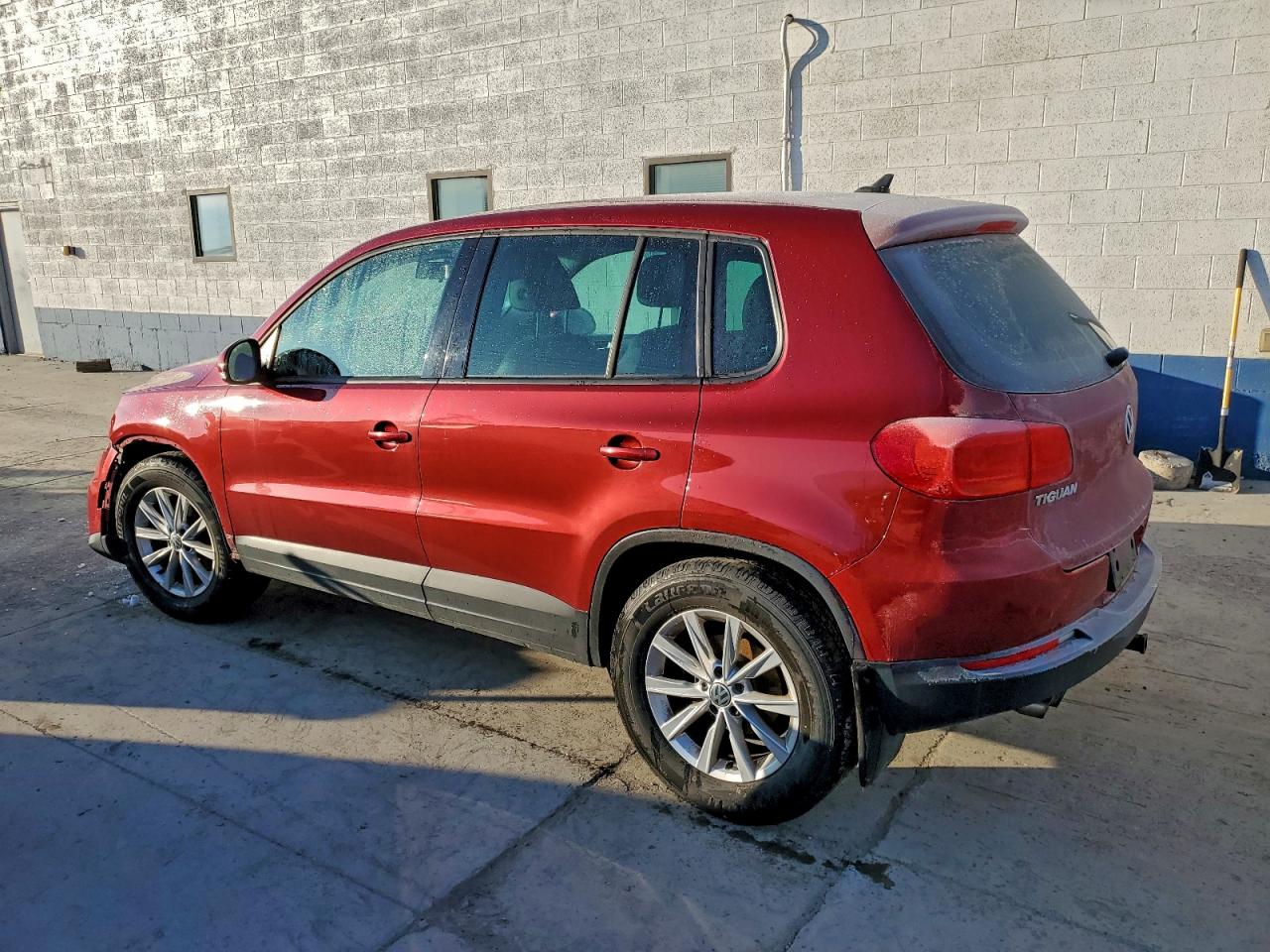 VOLKSWAGEN TIGUAN S 2013