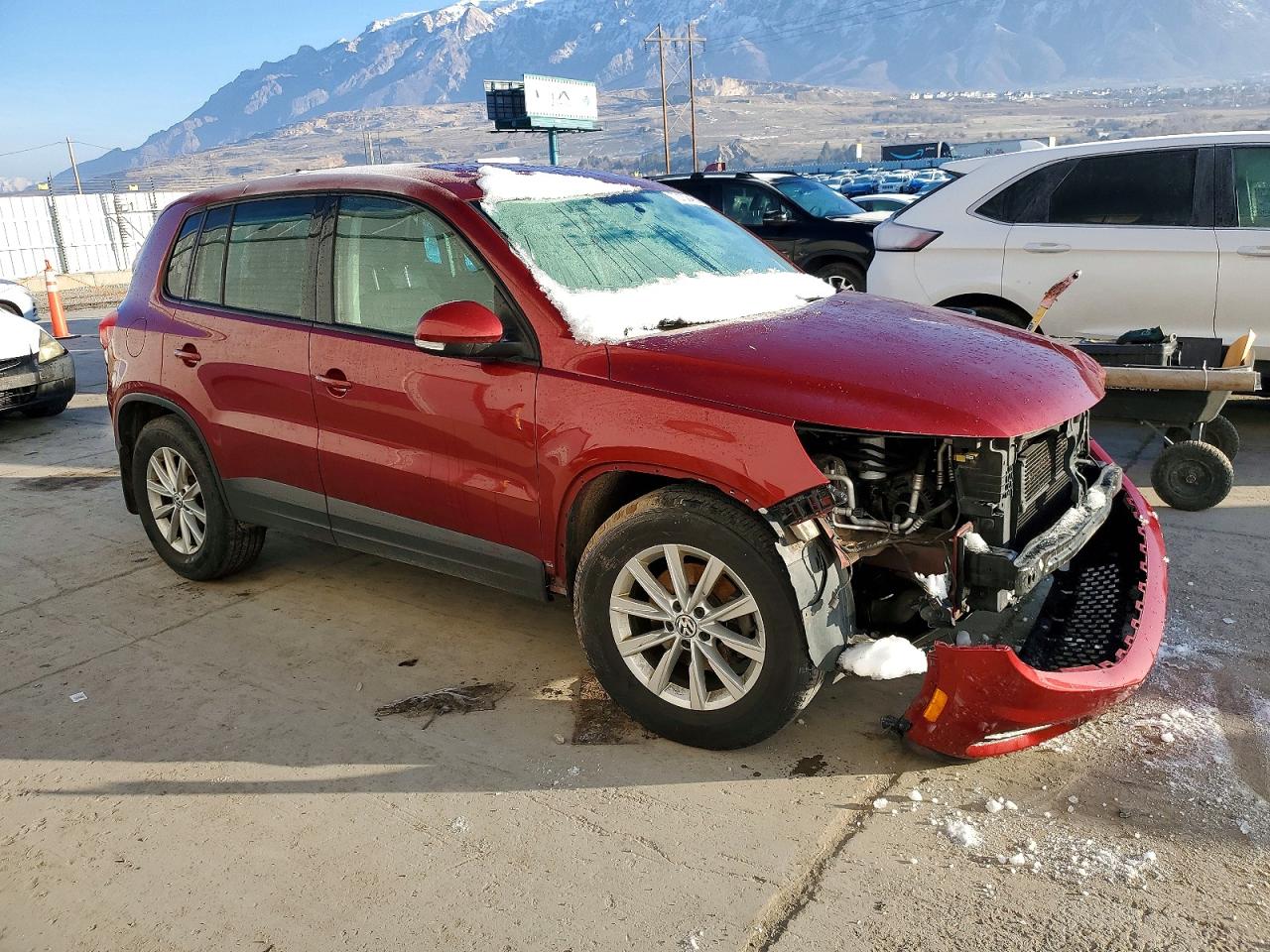VOLKSWAGEN TIGUAN S 2013