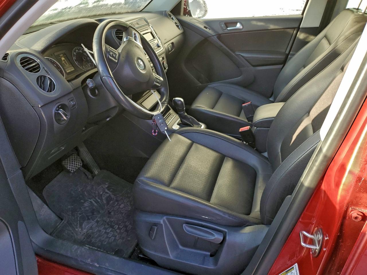 VOLKSWAGEN TIGUAN S 2013