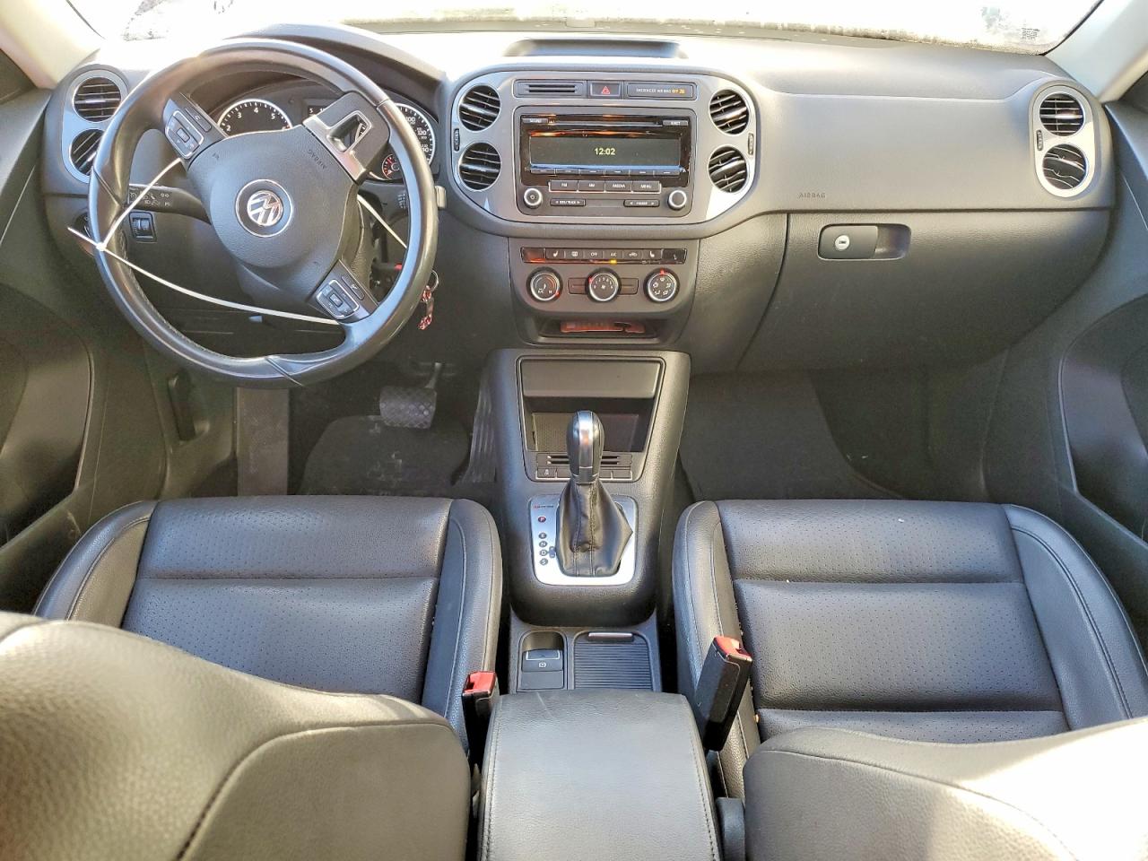 VOLKSWAGEN TIGUAN S 2013