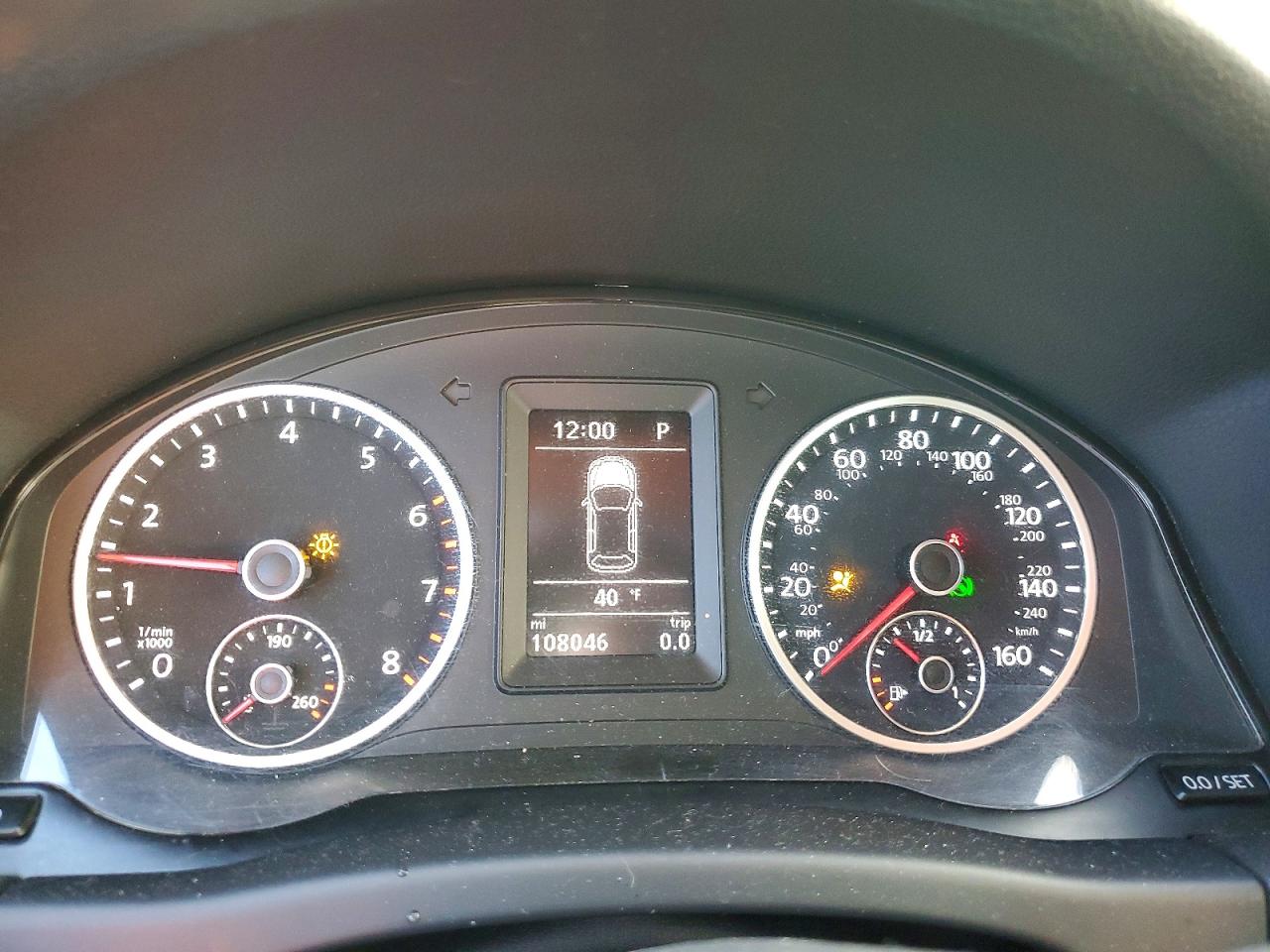 VOLKSWAGEN TIGUAN S 2013